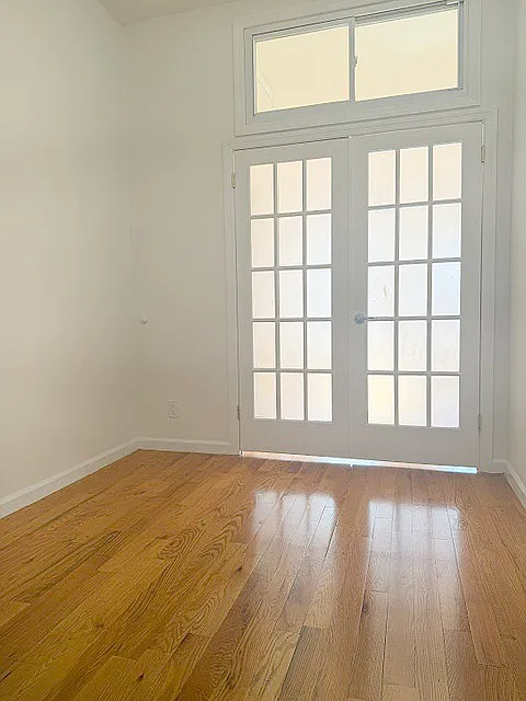 363 West 51st Street — Photo 4