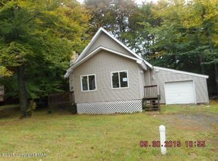 7627 Sawmill Rd, Tobyhanna, PA 18466