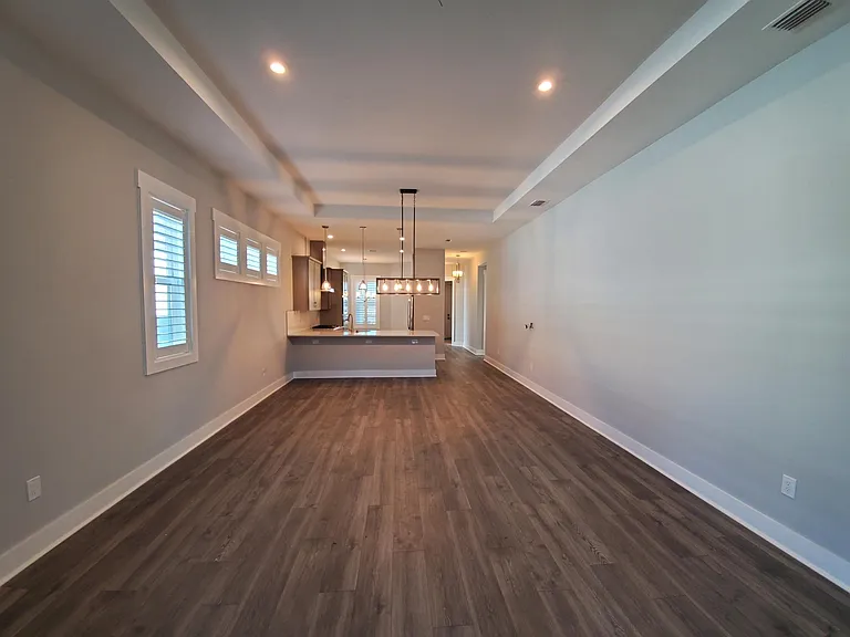 48 Lafayette Rd — Photo 10