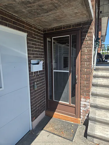 60 Albany Dr Photo 1