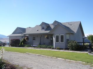 3 Valley View Dr, Tonasket, WA 98855