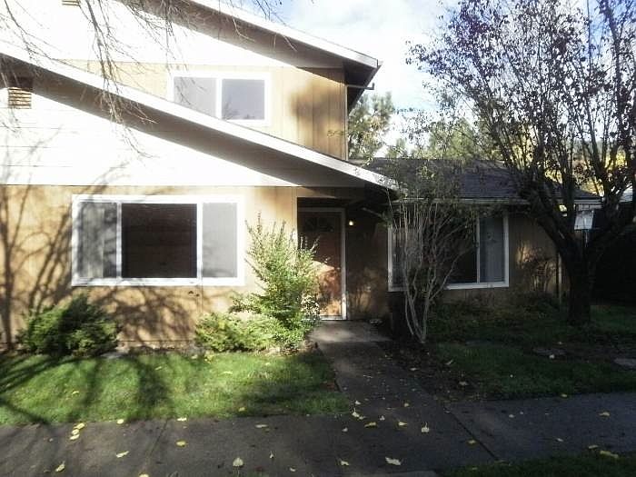 1318 NE 9th