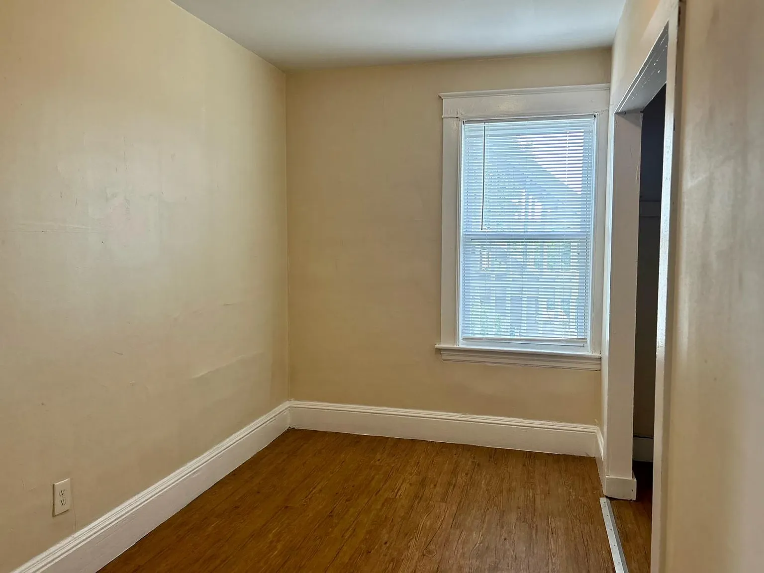 2 bed, $1,300 — Photo 2
