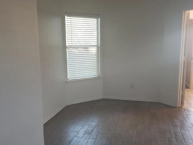 924 Hillrise Dr — Photo 17