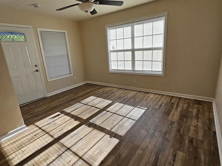 208 S 5th Ave #B — Photo 7