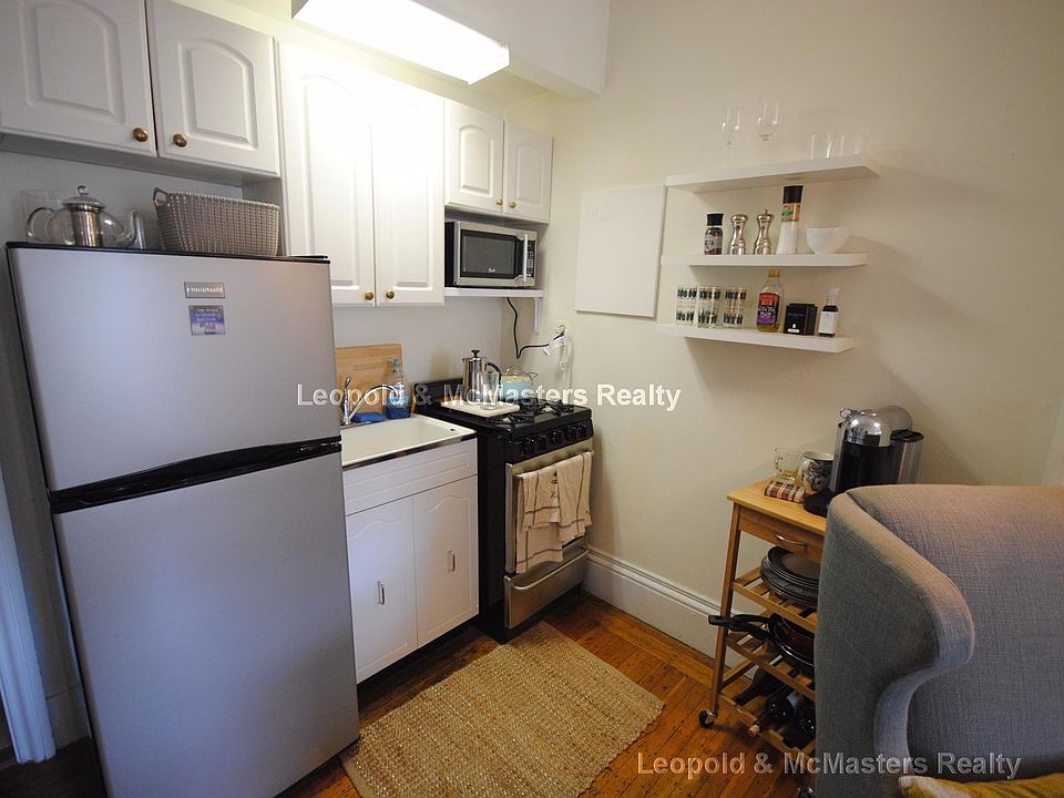 2nd image of 86 Charles St APT 8C