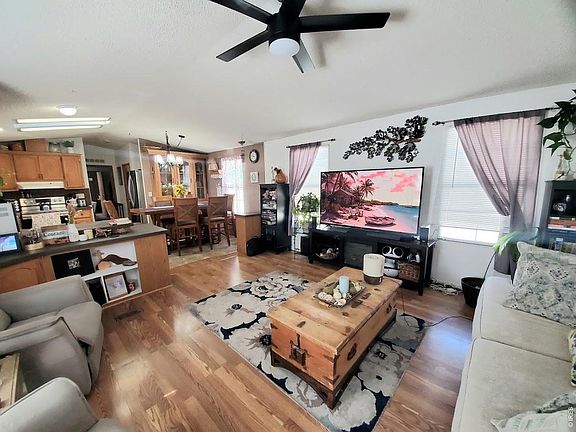 4th image of 221 W 57th St #80B