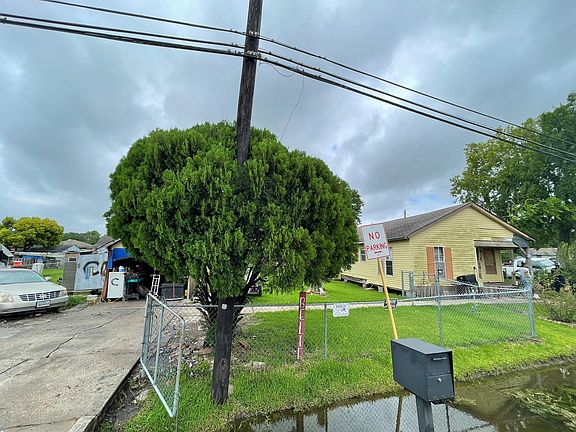 5th image of 2202 Jones Rd