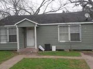 1618 W Milam St, Wharton, TX 77488
