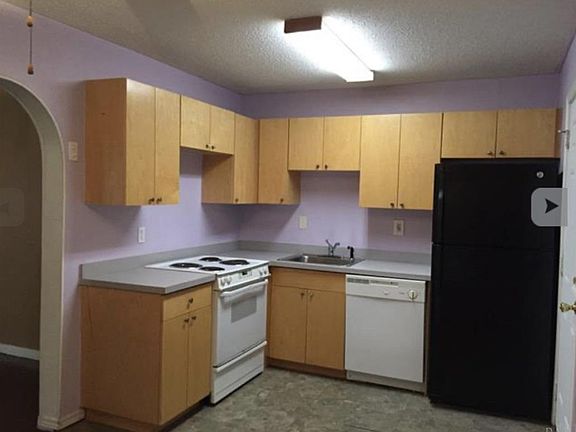 5th image of 15 Clyde Ave