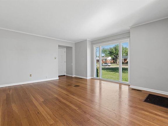 5th image of 1102 Fenwick Pl