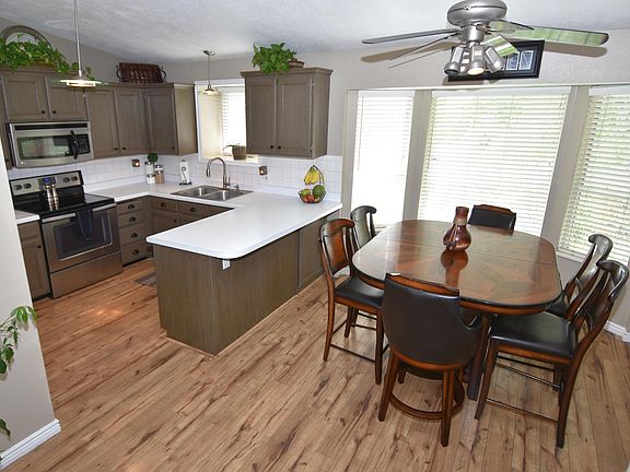 4th image of 3358 S Forsythia Dr