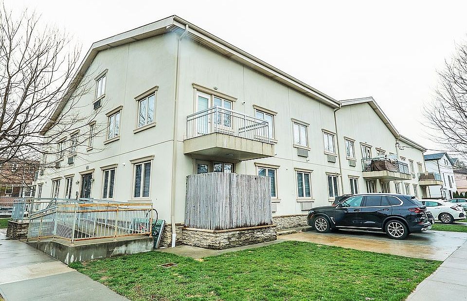 1st image of 2517 Voorhies Ave #1C
