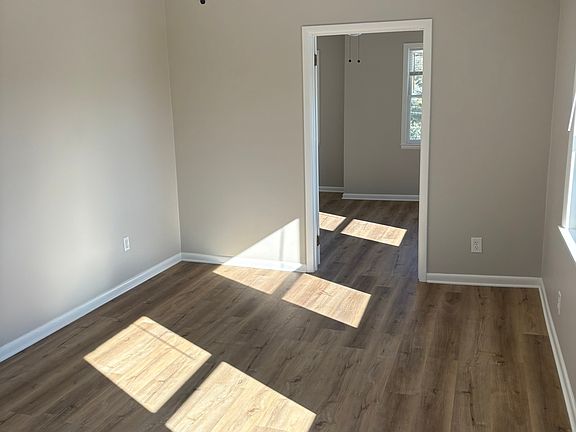 5th image of 2 W Delaware Ave APT 9