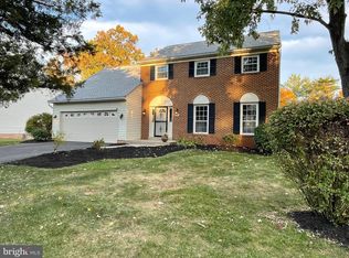 205 Cardinal Glen Cir, Sterling, VA 20164