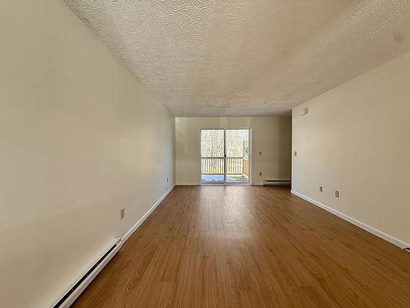 3rd image of 37 Oakwood Ter