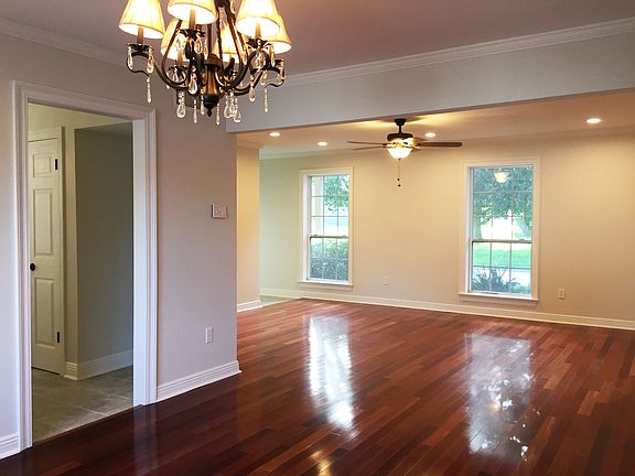 4th image of 2717 Golden Dr
