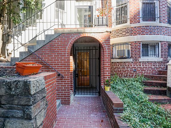 Lower Level Apt Entrance