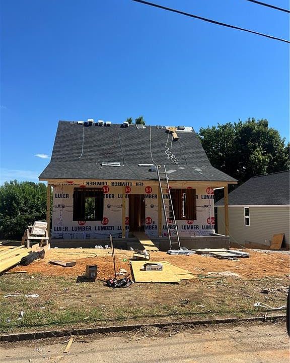 2nd image of 915 Redding Dr