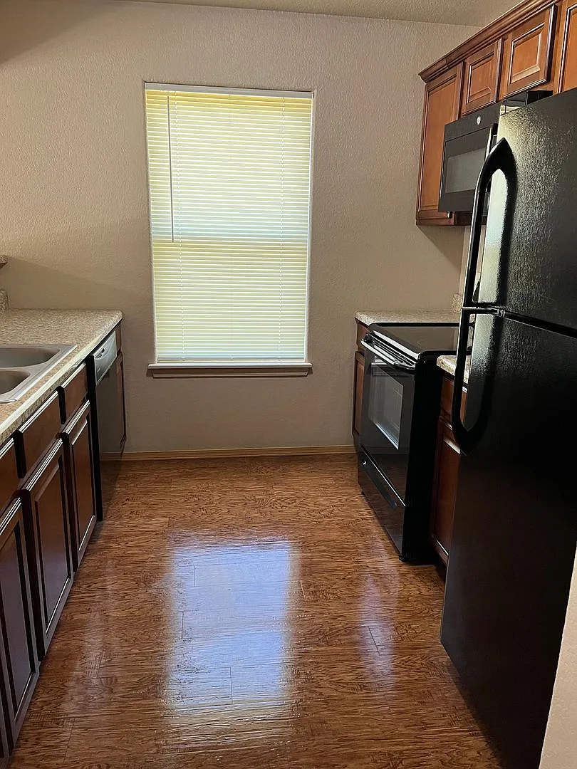 2 bedroom/1 bath duplex — Photo 1