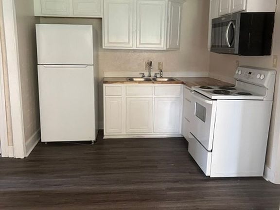 3rd image of 118 Kenneth Blvd