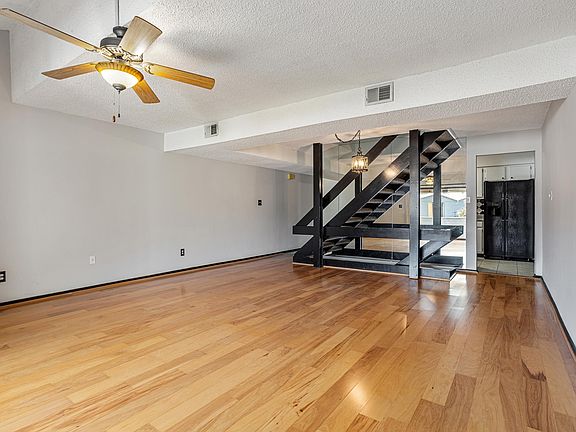 5th image of 304 Running Brook Rd