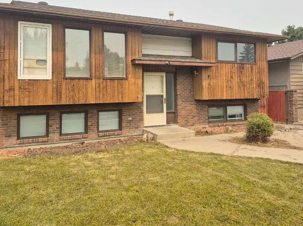 84 S Eton Rd W, Lethbridge, AB T1K 4V2