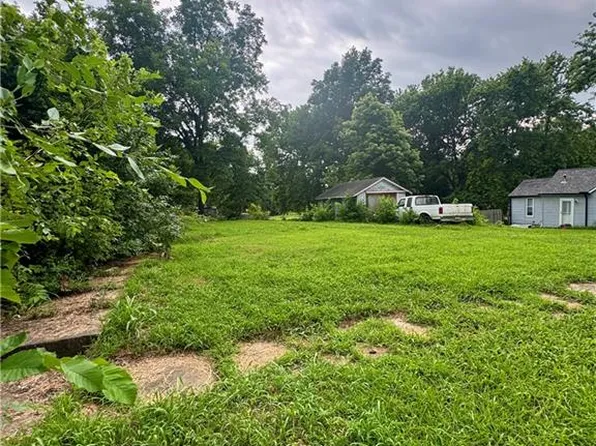 207 W 6th St, Urich, MO 64788