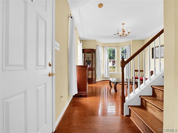 4th image of 8024 Creekside Village Dr