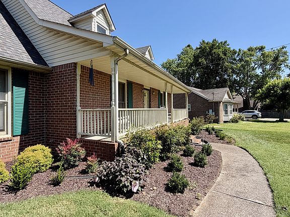 5th image of 104 Hermitage Dr