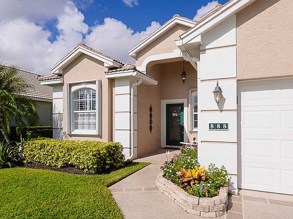 4th image of 888 NW Sarria Ct