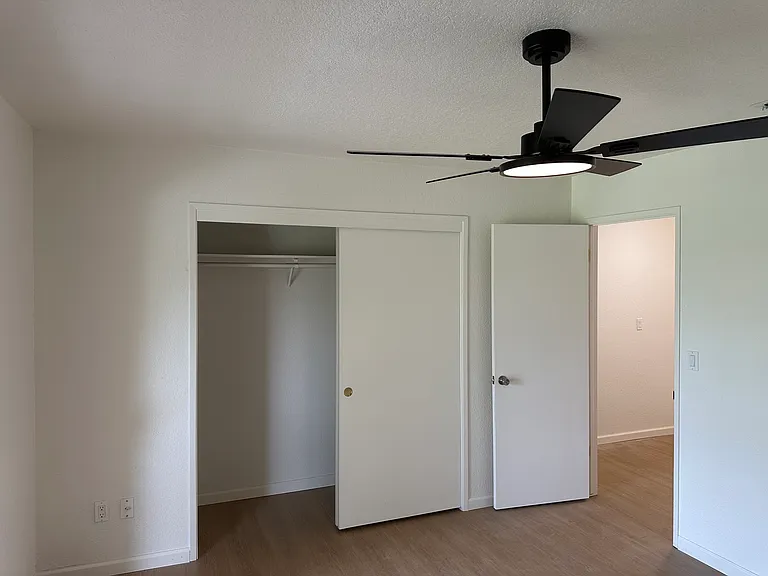 1521 Racquet Club Dr #B — Photo 11
