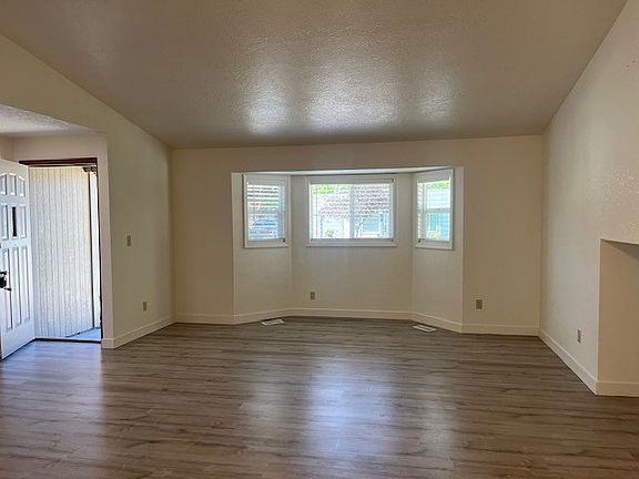 3rd image of 7009 W Saxton Dr