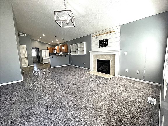 3rd image of 170 Elm St