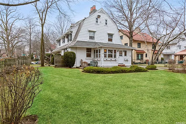 Sold by Prime Realty | media 28