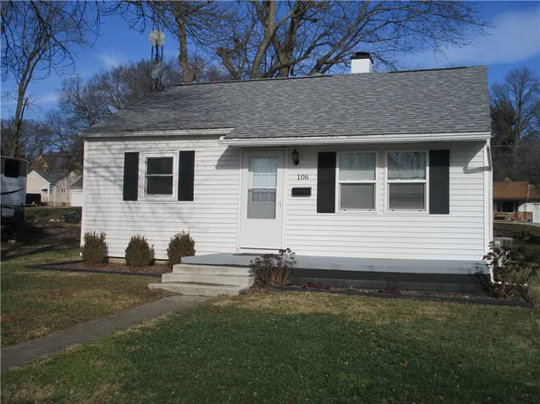 106 Macarthur Blvd, Pana, IL 62557