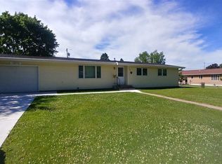 909 E Sagola Ave, Kingsford, MI 49802