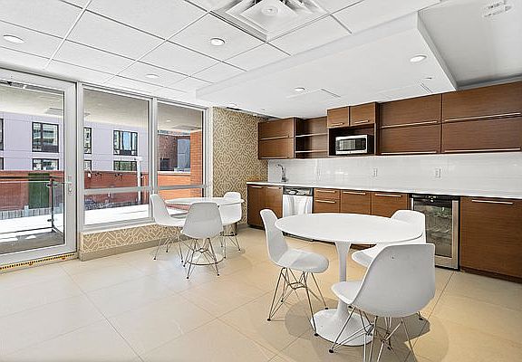 5th image of 41-17 Crescent St Penthouse G3