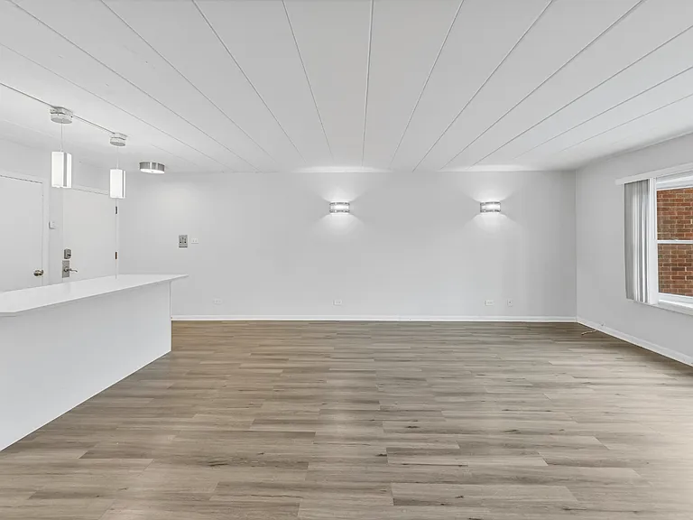 30 S Spring Ave #105 — Photo 9