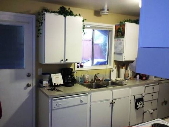 2nd image of 440 8th Ave