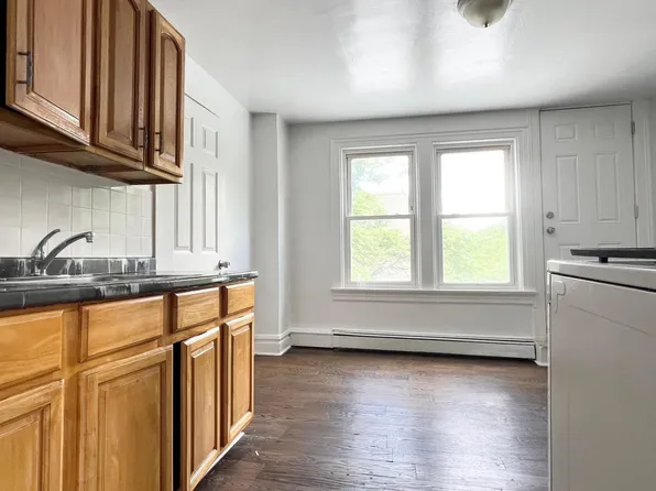 217 6th Ave W #B, Newark, NJ 07107