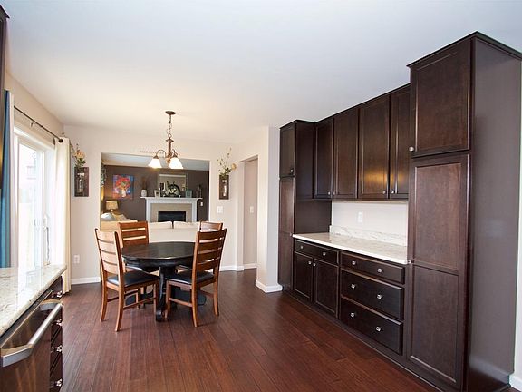 3rd image of 723 Hatfield Cir