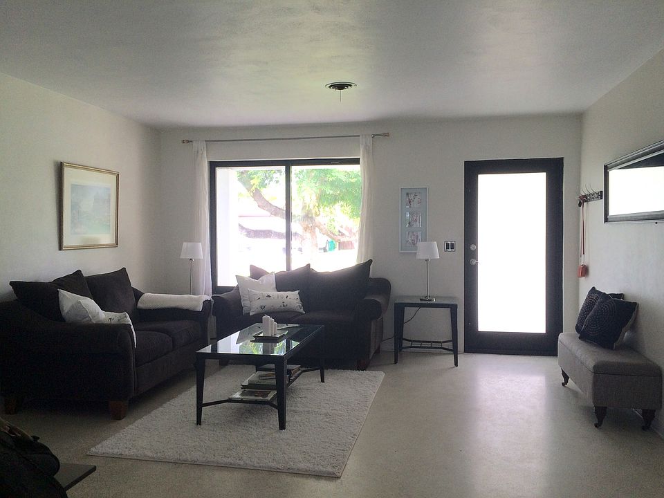 Living Room and entrance