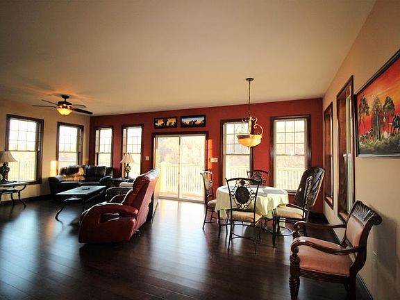 5th image of 2124 Stoneview Dr