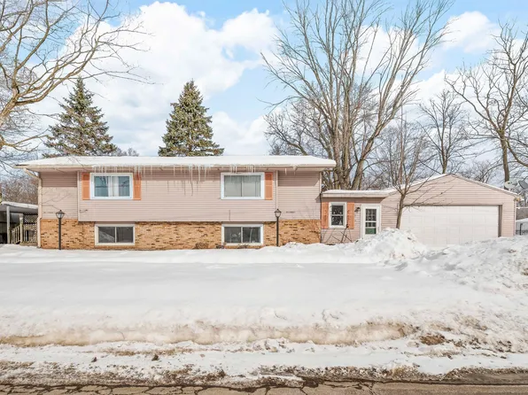 125 S Cayuga St, Buchanan, MI 49107