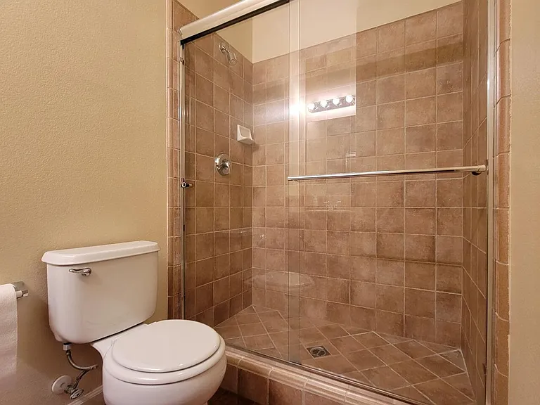 1940 Terracina Cir — Photo 10