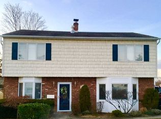 130 Moore Ave, Massapequa Park, NY 11762