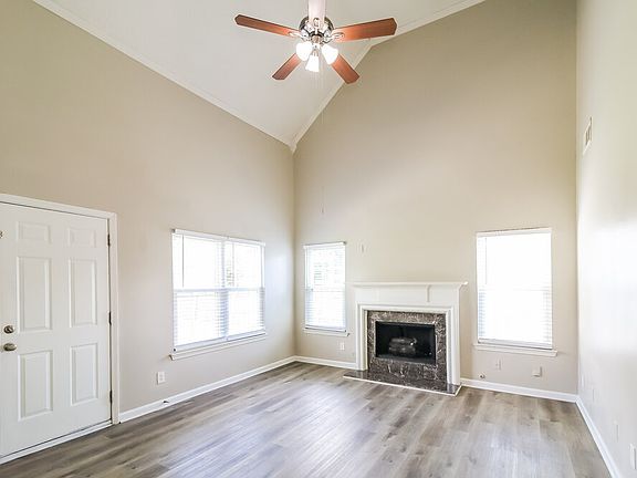 5th image of 213 Summer Hill Cir