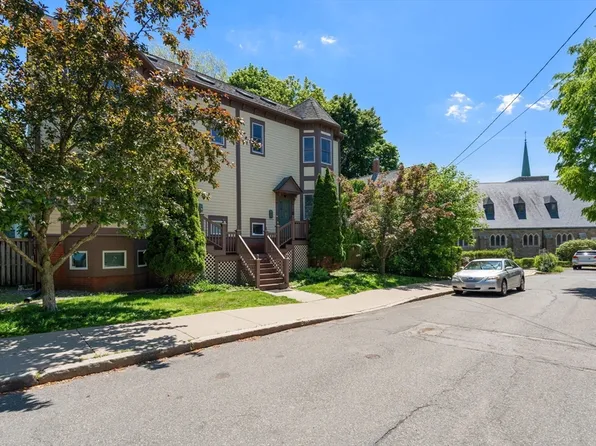 70 Victoria St #70, Somerville, MA 02144