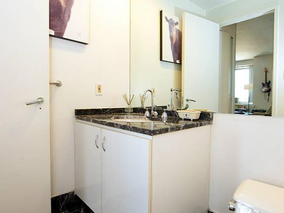 4th image of 216-218 E 47th St #17A